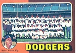 1975 Topps Mini Baseball Cards      361     Los Angeles Dodgers CL/Walt Alston